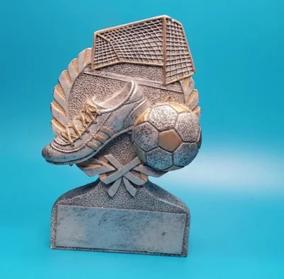 Trofeo in resina Centurione da calcio personalizzato da 5-1/2